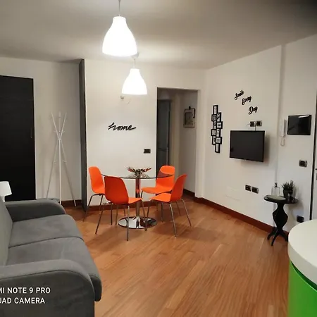 Phoenix House Apartmán *